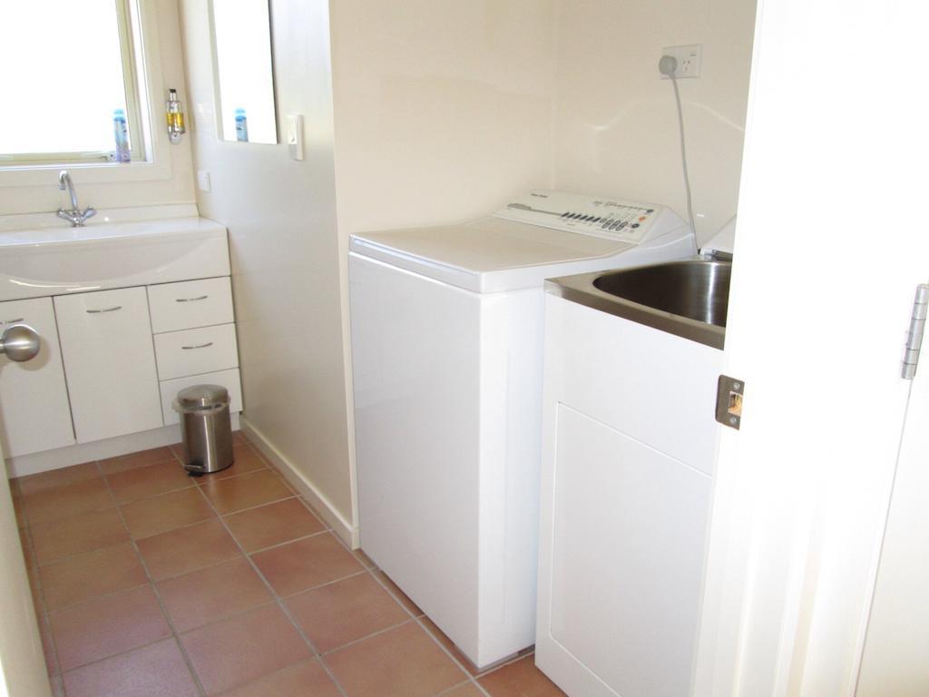 Gladstone Cottage Twizel Room photo